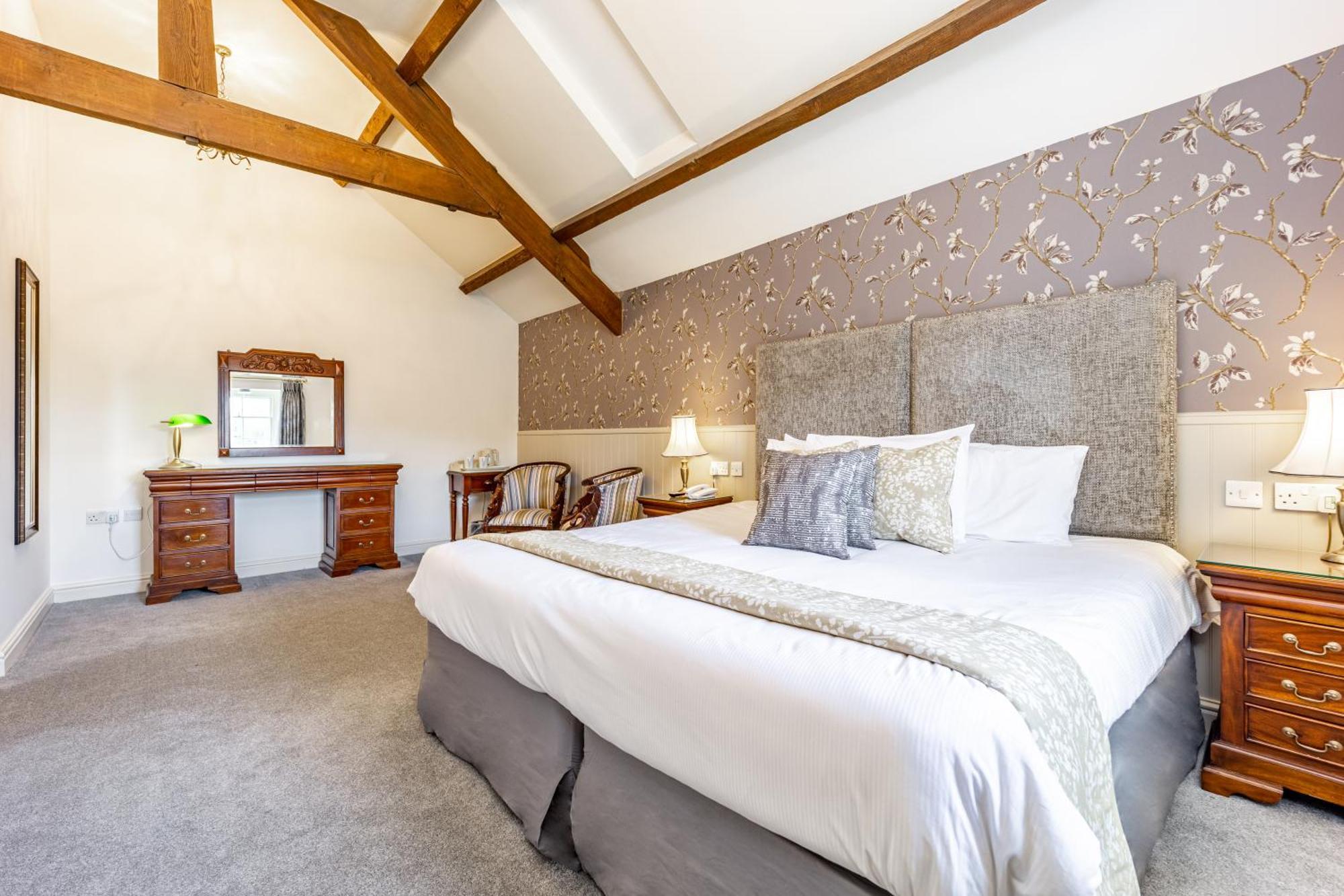 Leigh Park & Vineyard, Bw Signature Collection * Bradford-On-Avon