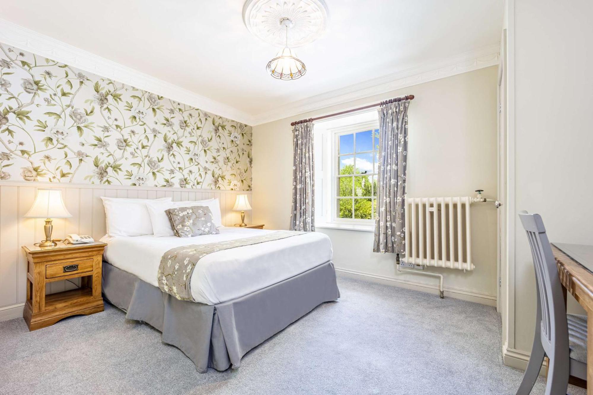 Leigh Park & Vineyard, Bw Signature Collection * Bradford-On-Avon